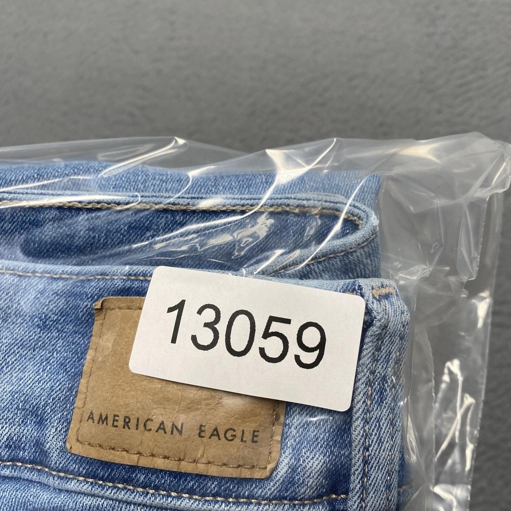 American Eagle Jeans Womens 12 Short Light Wash Artist Crop Next Level Stretch - Picture 11 of 11